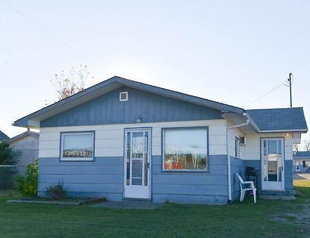 Thunderhill Motel And Suites Swan River Bagian luar foto